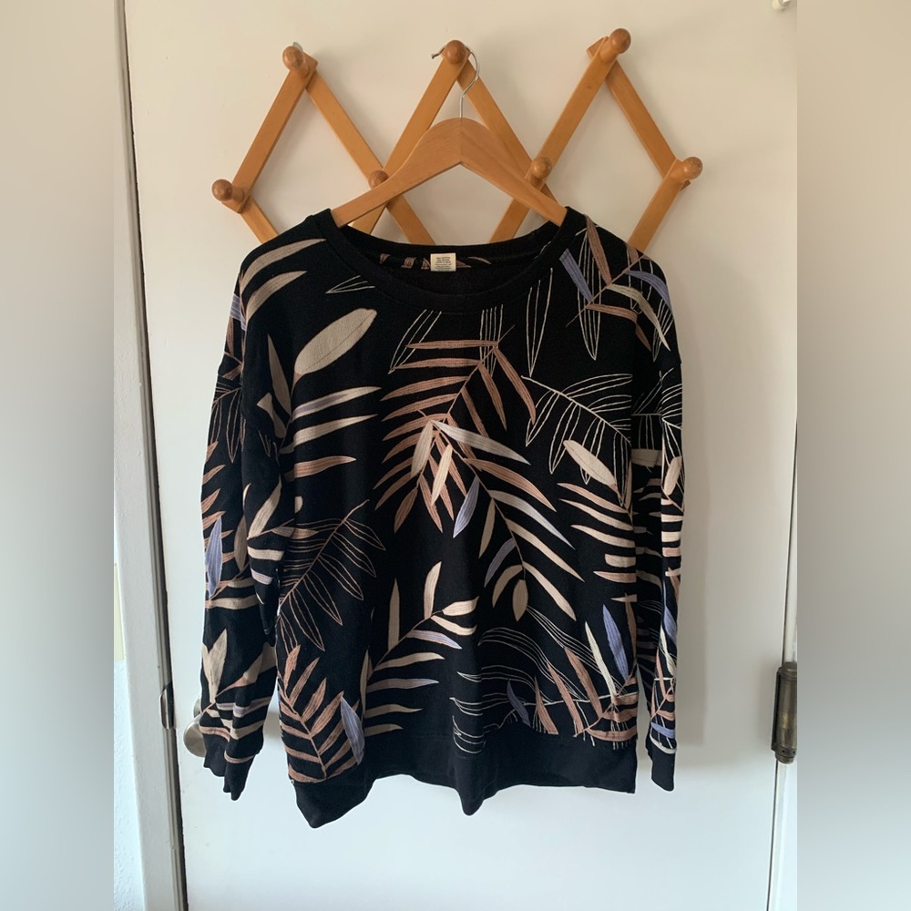 Sseko Designs Size 1 Bwindi Sweatshirt (fits size range of XS-M)